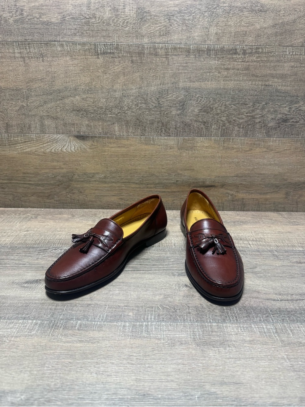 Magnanni Burgundy Tassel Leather Loafers